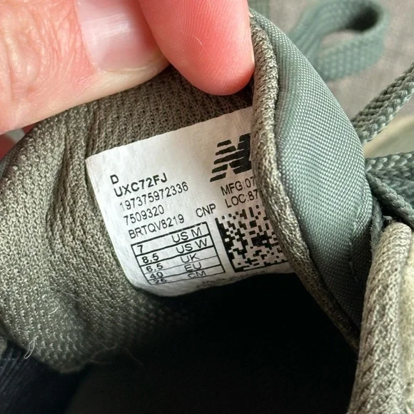 New Balance x Figs Sneakers - Picture 7 of 8